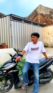 Kaos Bacot S.G.LCLTH Distro Pria Dewasa Baju Kata-Kata Viral Unik dengan Sablon DTF