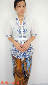 Atasan Kebaya Brokat Warna Putih Brukat Bordir Biru Lengan Pendek Selvi