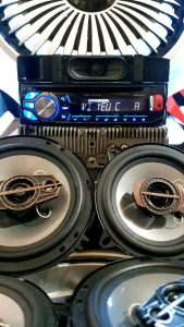 Máy phát nhạc liền Amply CAROZELLA PIONEER DEH-490. Tính năng aux/usb/cd mp3/radio/ out rca.