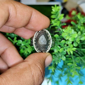 akik Madura diyengan pamor tarung derajat timbul antik 01