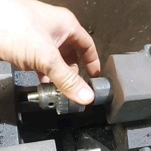 ĐẦU KHOAN NHẬT BÃI. CÔN 17.8. KẸP 10 LI.