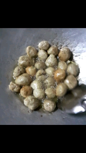 จัดส่งภายใน 48 ชั่วโมงไม่รวมวันพฤหัส ลูกชิ้นปลาโบราณ สูตรดั้งเดิม 500gเเละ 1000g แพ็คสูญญากาศ