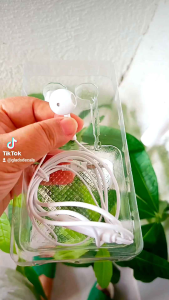 Realmee PORTABLE STEREO EARPHONES Noise Isolation with Precise Bass/Lightweight/Bass-tuning / Powerful / Hands free in-line Microphone Fashion Color