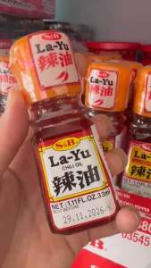 Dầu mè cay Rayu Chili oil S&B nhập khẩu Nhật Bản chai 33ml- Chili oil & Chili oil with pepper