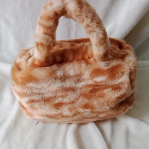 TAS KOSMETIK dompet bulu dompet hp TAS BULU TAS TERBARU