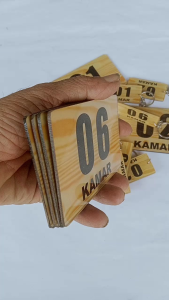 Gantungan Kunci dan Nomor Pintu Kamar Kos Loker Hotel Homestay