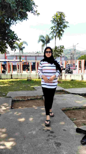 Atasan Wanita Katun Adem Motif Salur Oval