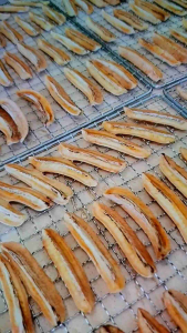 กล้วยอบลมร้อน กล้วยอบแห้ง กล้วยตากหวานวราพร (WaanWaraporn Healty Dried Banana)แบบกล่อง210gจำนวน  2 กล่อง(210gx2=420g)