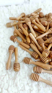 ไม้ตักน้ำผึ้ง ไม้คนน้ำผึ้ง 8 cm.ทำจากไม้ยางพารา ผลิตในไทย พร้อมส่ง