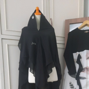 Fio Black Misty Joza Arina: Parfum Wanita Elegan