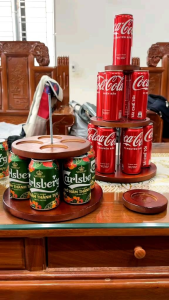 Tháp gỗ 3 tầng bày bia nước ngọt tháp bày gia tiên đẹp mắt sang trọng.