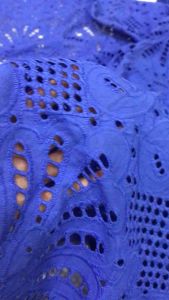 Vải kate thêu hoa màu xanh dương đẹp xinh(khổ 1m3)may đầm váy áo kiểu thời trang