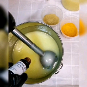 Organic soap Lemongrass powder and oil & Turmeric powder/ cold process soap / Homemade soap / Handmade soap / jane hand made