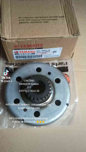 MANGKOK GANDA MANGKOK OTOMATIS VEGA JUPITER Z 21T\\n\\n Apa Itu Mangkok Z 21T?\\n\\nMangkok Ganda Mangkok Otomatis Vega Jupiter Z 21T adalah alat memasak yang multifungsi, dirancang dengan teknologi canggih untuk membantu Anda menghemat waktu dan energi dalam memasak. Dengan fitur praktis dan tahan lama, mangkok ini cocok untuk semua usia dan gaya hidup.\\n\\n Kelebihan Mangkok Praktis dan Tahan Lama\\n\\nMangkok Z 21T menawarkan banyak kelebihan yang dapat meningkatkan pengalaman memasak Anda:\\n\\n- Desain ergonomis yang nyaman digunakan.\\n- Material berkualitas tinggi yang tahan lama dan mudah dibersihkan.\\n- Kapasitas besar yang dapat menampung hingga 2 liter makanan.\\n- Sistem pendinginan otomatis yang mengurangi risiko cedera.\\n\\n Mengapa Mangkok Cocok untuk Semua Usia?\\n\\nMangkok Z 21T sangat cocok untuk semua usia karena:\\n\\n- Desain ergonomis yang mudah digunakan oleh semua orang.\\n- Fitur pengatur waktu otomatis yang memudahkan pengguna untuk mengatur waktu memasak.\\n- Kapasitas besar yang memungkinkan Anda memasak makanan dalam jumlah besar.\\n\\n Cara Menggunakan Mangkok Otomatis Vega Jupiter\\n\\nBerikut adalah langkah-langkah sederhana untuk menggunakan Mangkok Otomatis Vega Jupiter Z 21T:\\n\\n Mengatur Waktu dan Suhu\\n\\n1. Masukkan bahan-bahan yang ingin Anda masak ke dalam mangkok.\\n2. Atur waktu memasak sesuai dengan jenis makanan yang Anda masak.\\n3. Atur suhu memasak sesuai dengan preferensi Anda.\\n\\n Membersihkan dan Merawat Mangkok\\n\\nUntuk menjaga mangkok tetap bersih dan tahan lama, ikuti langkah-langkah berikut:\\n\\n1. Setelah selesai memasak, biarkan mangkok dingin sebelum membersihkannya.\\n2. Cuci mangkok dengan air hangat dan sabun ringan.\\n3. Jangan mencuci mangkok di dalam mesin pencuci piring.\\n\\n Manfaat Menggunakan Mangkok Dua Fungsi\\n\\nMenggunakan Mangkok Ganda Mangkok Otomatis Vega Jupiter Z 21T dapat memberikan banyak manfaat bagi Anda:\\n\\n Meningkatkan Efisiensi Waktu\\n\\nMangkok Z 21T dapat membantu Anda menghemat waktu dengan memasak makanan dalam jumlah besar sekaligus. Dengan fitur pengatur waktu otomatis, Anda tidak perlu repot memantau proses memasak.\\n\\n Membantu Makan Sehat\\n\\nDengan kapasitas besar, Anda dapat memasak makanan dalam jumlah besar sekaligus, sehingga lebih mudah untuk menyediakan makanan sehat bagi keluarga Anda. Mangkok Z 21T juga memungkinkan Anda untuk mengontrol suhu memasak, sehingga Anda dapat memastikan bahwa makanan tetap sehat dan lezat.\\n\\nDengan Mangkok Ganda Mangkok Otomatis Vega Jupiter Z 21T, Anda dapat menikmati pengalaman memasak yang lebih efisien dan menyenangkan. Mulailah hari Anda dengan makanan sehat dan lezat yang dimasak dengan mudah dan cepat!\n}