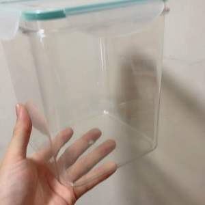 Air Sealed Transparent Food Container Kitchen Organizer Candy Airtight Jar sealed 4 lockable food container 糖果盒 / 密封收纳罐