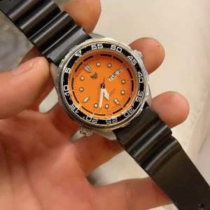 ⌚Đồng Hồ Thợ Lặn | VINTAGE ORIENT QUARTZ – ORIENT WATCH CO. LTD JAPAN