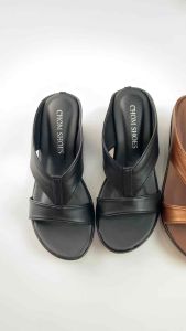 รองเท้าสุขภาพ ลำลอง นุ่มใส่สบาย สูง 2.5 นิ้ว รหัส 7902