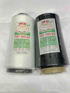 Chỉ vắt sổ loại tốt sợi 150 ống chỉ 250gam có 2 màu đen và trắng để chọn lựa