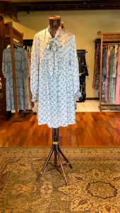 Milea Tunik Tissue by Dian Pelangi LIMITED EDITION Blouse Baju Atasan Kemeja Blus Kerja Kantor Casual Formal Pesta Pernikahan Kondangan Lebaran Wanita Cantik Anggun Modis Modern Simple Elegan Mewah Model Korea Terbaru Motif Batik Cap Hand Made Kekinian