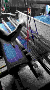 ผ้าคราม ผ้าย้อมครามลายมุกทอมือ ทอเอง เมตรละ