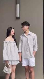 Set đồ đôi sọc trắng xám áo nữ trễ vai phối váy xếp ly viền ren