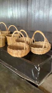 ตะกร้า ทรงกลม สานจากหวายแท้ ทั้งใบ สวยคลาสสิก