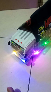 PROMOO MAINAN ANAK TRUK OLENG KAYU WAHYU ABADI putih DI LENGKAPI  LAMPU TERPAL DAN REMOTE CONTROL TERLARIS