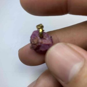 13915-TINH THỂ RUBY ĐỎ HỒNG (THIÊN NHIÊN) không xử ly