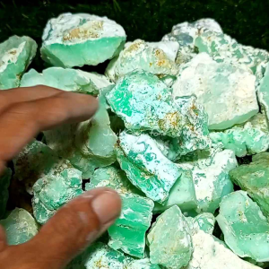 batu giok bau bau/bongkahan batu giok bau bau/batu giok bau bau super natural/batu akik