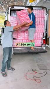 เลือกลายได้  (1 หิ้วมี 5 ห่อ ) ทิชชู่ลายพรีเมี่ยม ห่อใหญ่ยาว หนา เหนียว นุ่ม ไม่เป็นขุย งานหนา 3 ชั้นมี 240 แผ่น