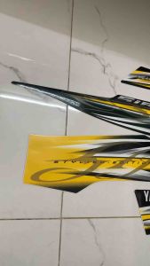 Bộ tem Sirius 2013 màu đen vàng hàng nhập Thái Lan chất lượng cao dành trang trí riêng cho dòng xe này tem in lụa màu sắc cực đẹp và bềngiá bán cực tốt bán lẻ như bán sỉ Liên hệ gặp hải Ðịa chỉ