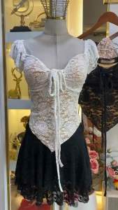 Mbelle. เสื้อลูกไม้นิ่มแขนระบาย เสริมฟองน้ำ มีซับใน งานขายดีงานปัง