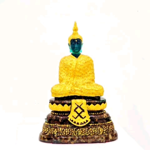 พระแก้ว มรกต ปางฤดูหนาว หน้าตัก 4.5 นิ้ว สูง 10 นิ้ว ฐานเนื้อมวลสารแร่เหล็กน้ำพี้ จากบ่อเหล็กน้ำพี้ จังหวัดอุตรดิตถ์