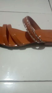 Sendal Hak Tahu 3cm: Model Kekinian Jepit & Ban Dua Selempang