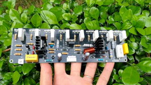 Mạch công suất 8 sò mono ( 1 kênh) nhôm cánh dùng cho âmli gia đình nguồn đôi kèm jack nguồn