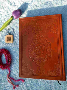 กระดาษมันเล่มใหญ่ 17x24 เป็นอัลกูรอ่านตัจวีด ปกหนังดิจวีที่ดี