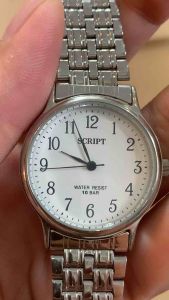 Đồng hồ nữ hoặc nam tay nhỏ size 32.5mm hiệu SCRIPT JAXIS của Citizen quartz máy MIYOTA. Full thép dây thép không gỉ khóa thông minh chống nước tốt lên đến 10BAR độ mới cao