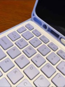 Keyboard with Touchpad Rechargeable Bluetooth Wireless - 78 Keys for 10 inches Tablets Android iOS