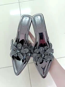 Millk Shoes - (Hàng Mới) Gót Xuồng Khuyết Cao 5cm Mũi Nhọn Quai MIka Trong Bản Hoa 5 Canh Đính Đá Sang Trọng