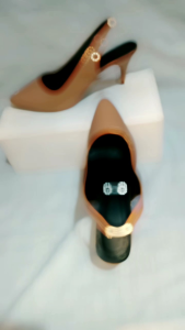 Sepatu Wanita High Heels pantofel Kulit Glosy Tali Karet Belakang 7cm