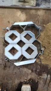 แม่พิมพ์อิฐบล็อกปูหญ้าตำมือ 3R /ขนาด 30*30*8cm.11ก้อนต่อ ตรม. ใช้งานง่าย ได้งานสวย ทำงานต่อเนื่องได้ ไม่ต้องรอแห้งในแม่พิมพ์  / ทำใช้คุ้ม คืนทุนเร็ว ลงทุนน้อย/ ใช้งานได้มากกว่า 10000 ก้อน