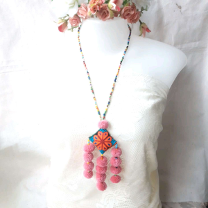 สร้อยคอม้งสวยๆ งานทำมือ ฝีมือปราณีต👍มี3สีให้เลือก (แดง-เขียว-ชมพู) ความยาวคล้องศรีษะได้เลย สร้อยคอ เครื่องประดับชาวเขา By Chiangmai Product By Nai