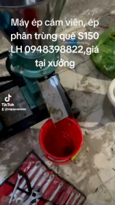 Máy ép cám viên trục đứng S150S170S220.....dành cho các hộ gia đìnhtrang trại nhỏ và vừa.Đặc biệt sản phẩm của cty chúng tôi được thiết kế trên dây chuyền hiện đạimáy hoạt động hiệu quả hơnphễu làm bằng inox rấ