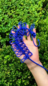 12 CLIP STRETCH CLOTHESLINES hanger