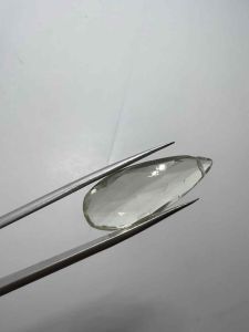 10045-ĐÁ THẠCH ANH XANH NHẠT( THIÊN NHIÊN) CÓ KHOAN LỖ 05ly.