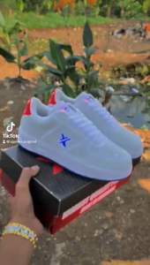 SEPATU SNEAKERS KASUAL XPREME FOOTWEAR ORGINAL - SEPATU SNEAKERS PRIA WANITA FLOWLY- SEPATU PUTIH WANITA - SEPATU KEREN PRIA - SEPATU SEKOLAH - SEPATU OLAH RAGA