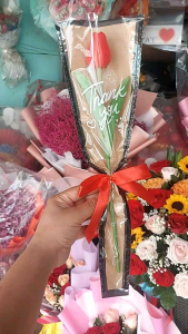 Hoa tulip 1 bông  xinh xắn làm quà tặng cô thầy