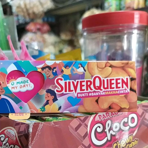 Silverqueen Cokelat Cashew 58 Gram Edisi Valentine