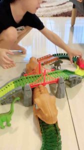 Dinosaur track freedom Self Assembly Diy Track Electric Car