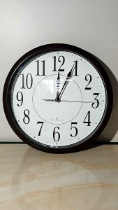 Đồng hồ treo tường DCM-ECL 704BR 2A hàng si Nhật